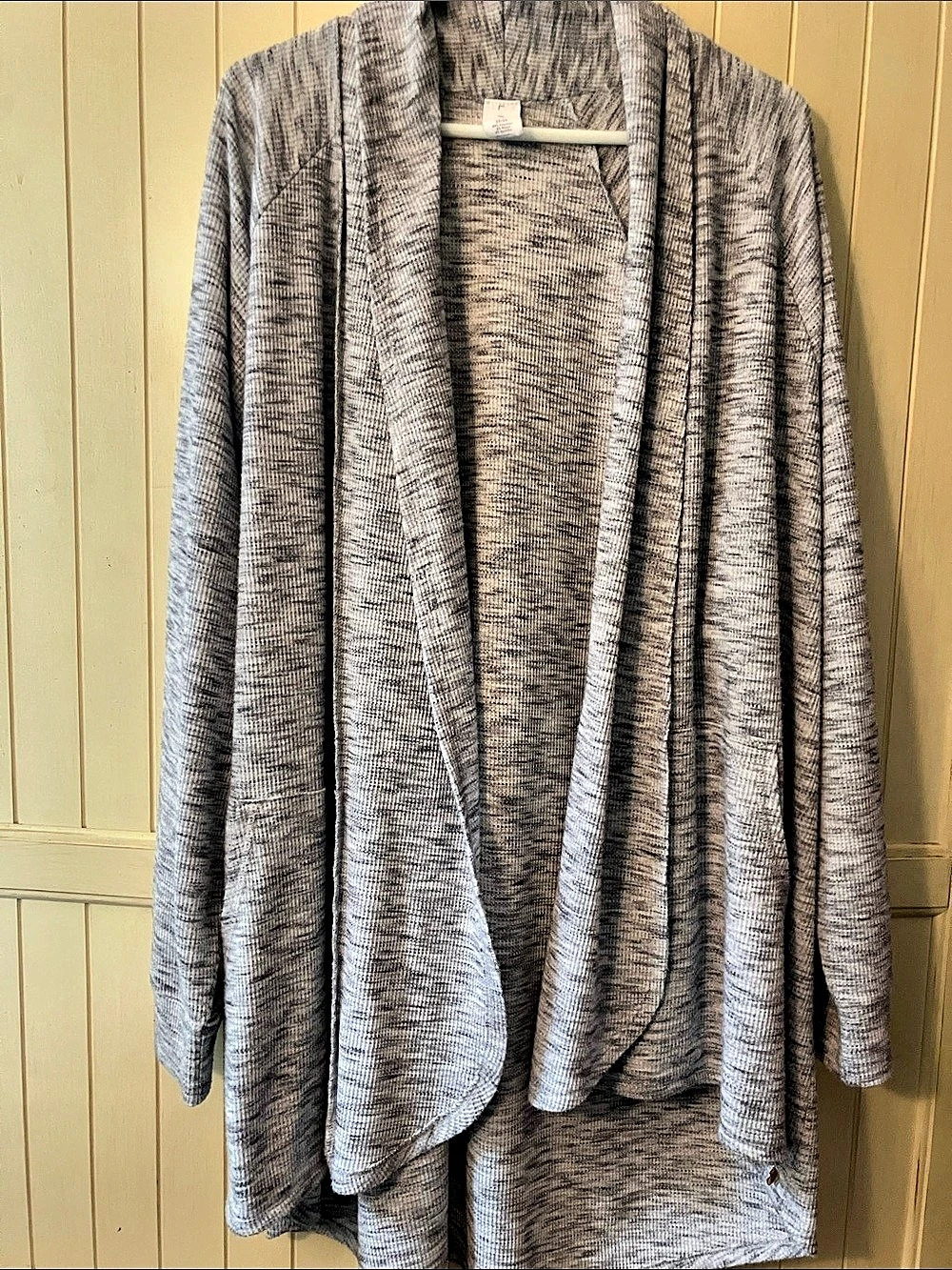 LIVI Open Front Cardigan Gray & White Size 22-24